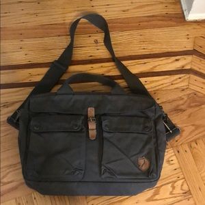 FJALLRAVEN MENS MESSENGER BAG